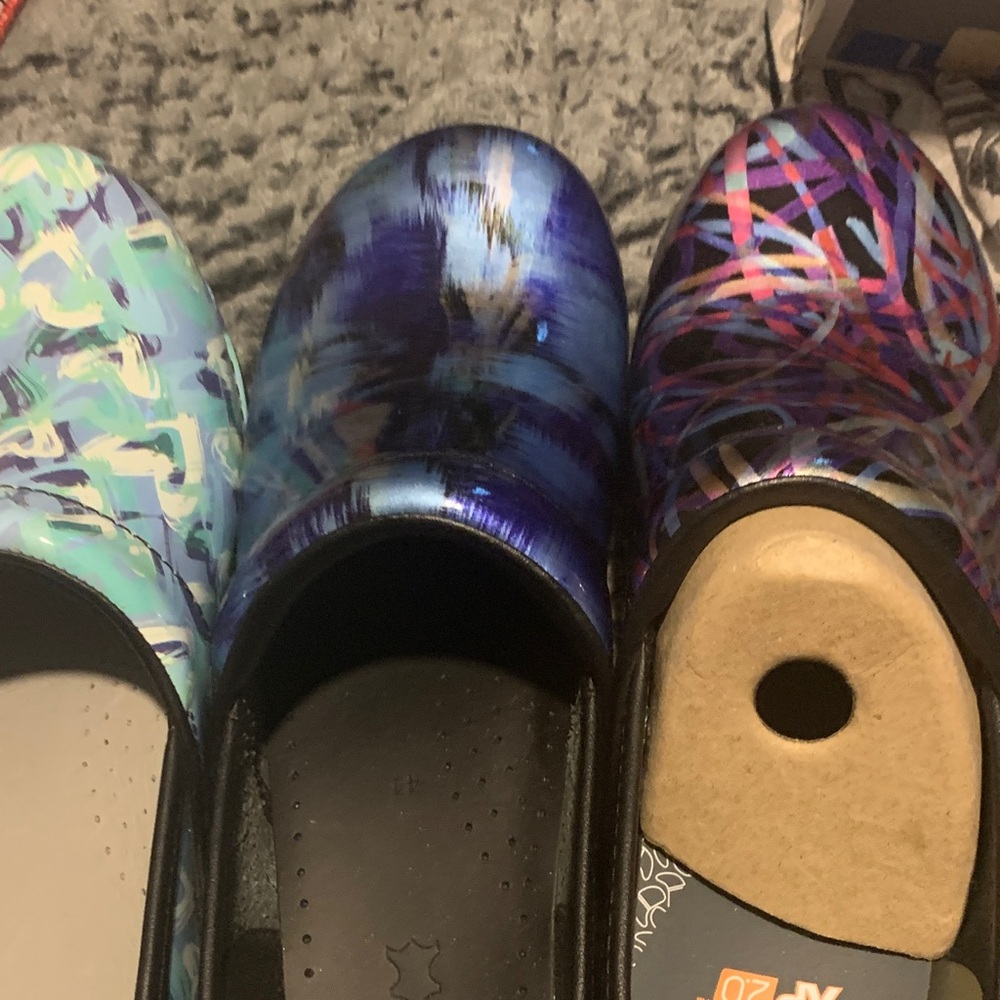 Women's Blue Multi-Print Slip-On Clogs